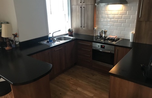 St Leonards-On-Sea Apartment | Bright and Airy Flat Steps from Station, Shops, and Sea