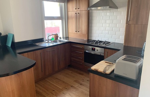 St Leonards-On-Sea Apartment | Bright and Airy Flat Steps from Station, Shops, and Sea