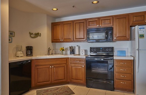 Avalon Villa | Bright Hamilton Cove Villa La Casa Sirena with Golf Cart