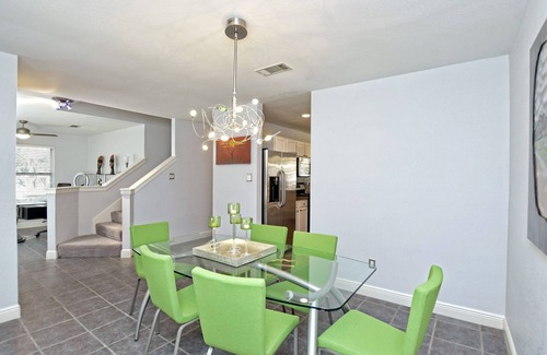 Block House Creek House | Bright and Inviting Hotel with Pet-Friendly Amenities