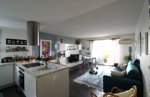 Saint Pierre de Feric Apartment | Cozy Apartment with Ocean View & Shared Pool - Guest Rated 10/10