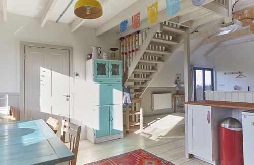 Trelil House | Bright Holiday Barn in North Cornwall with Pool & Breakfast