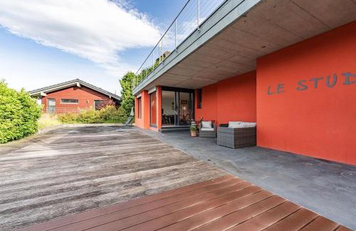 Oberhofen am Thunersee Apartment | Light-filled studio with panoramic views