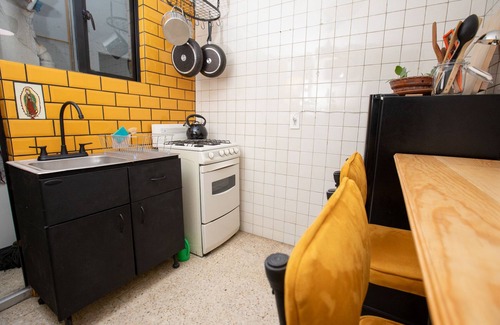 Narvarte Poniente Apartment | Bright Apartment for Families Steps from Roma Attractions