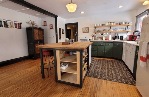 Halcottsville House | Bright Lakeview Loft with Private Chef and Unique Amenities