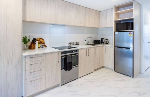 Sydenham House | Light-Filled Studio Close to South City Mall