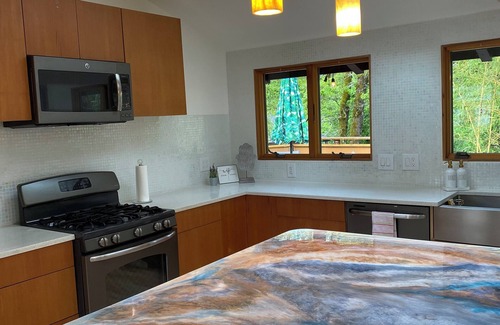 Western House | Bright and Inviting "Summers' Love" Family Retreat