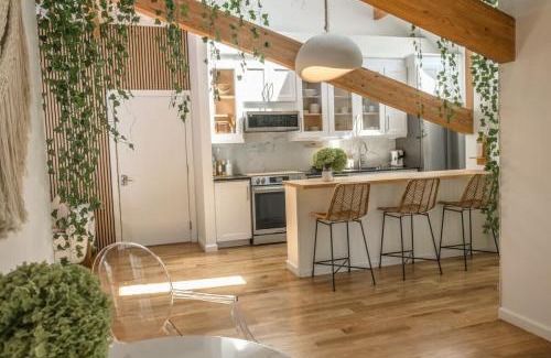 Wilton Apartment | Light filled zen 3BR Penthouse - 7 min to Westport