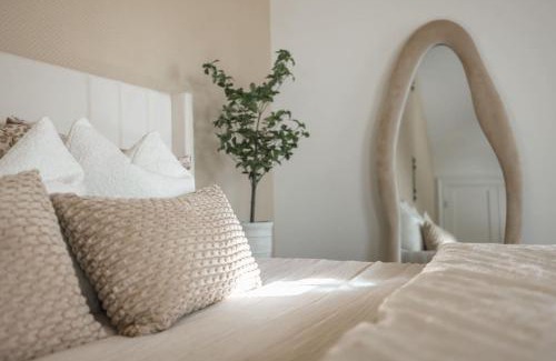 Wilton Apartment | Light filled zen 3BR Penthouse - 7 min to Westport