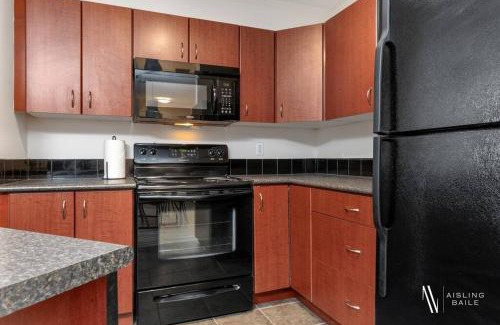 East Kootenay Apartment | Bright & Breezy Retreat with Pool and Hot Tub, Pet Friendly