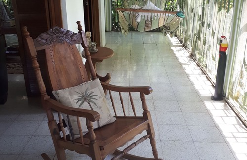 Naranjito House | Bright and Inviting Light of Dawn: Pet Friendly & Relaxing Spa