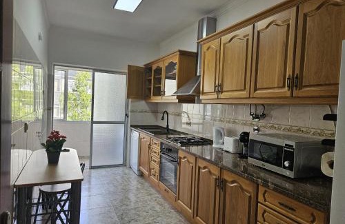 Cova da Piedade Apartment | Light Spacious Almada Apartment