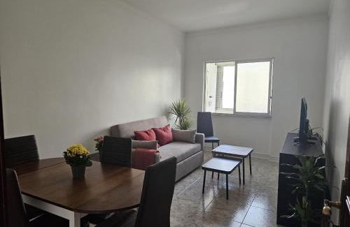 Cova da Piedade Apartment | Light Spacious Almada Apartment