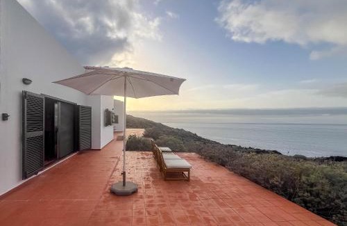 Los Llanillos Apartment | Discover Lightbooking Villa Charco Azul Frontera Retreat