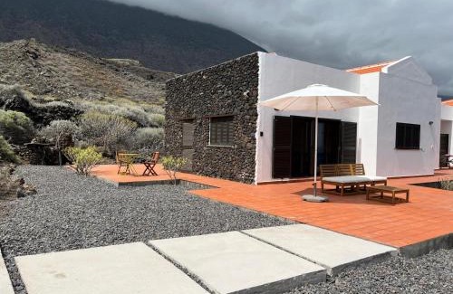 Los Llanillos Apartment | Discover Lightbooking Villa Charco Azul Frontera Retreat
