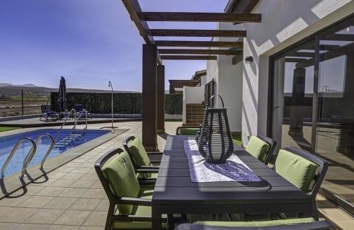 Caleta de Fuste Villa | Relax at Lightbooking El Molino with Heated Private Pool