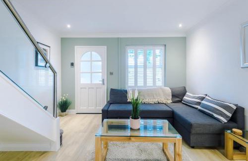 Hoole House | Experience Lightfoot House: 4-Star Retreat for Families & Pets