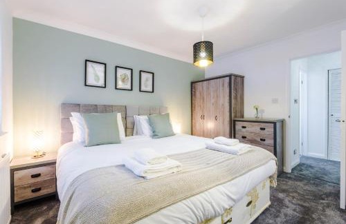 Hoole House | Experience Lightfoot House: 4-Star Retreat for Families & Pets