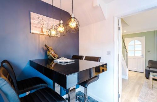 Hoole House | Experience Lightfoot House: 4-Star Retreat for Families & Pets