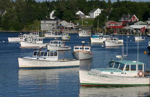 Bass Harbor House | Pet-Friendly Lighthouse Cabins in Scenic Maine - 9.7/10 Rated