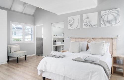 Cape Saint Francis House | Oceanfront Bliss at Lighthouse Cape St Francis - 4 Star Stay