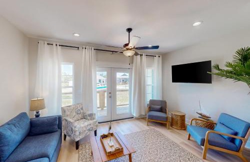 Carrabelle House | Discover Lighthouse Cove: Pet-Friendly Family Retreat