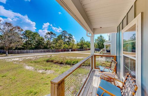 Carrabelle House | Discover Lighthouse Cove: Pet-Friendly Family Retreat