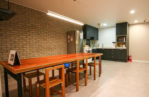 Mokpo House | Cozy Lighthouse Guesthouse with Kitchen & Child-Friendly Amenities