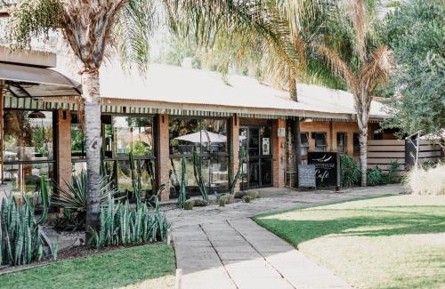 Groblersdal House | Relax at Lighthouse Guesthouse & Cafe with Ocean Views