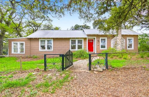 Johnson City House | Discover Lighthouse Hill Ranch - Pet-Friendly Getaway