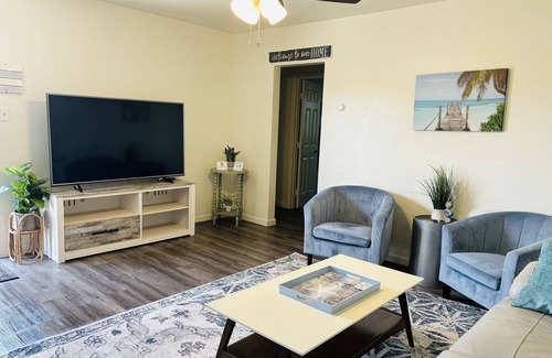 Hanford Apartment | Cozy Lighthouse Inn: Family-Friendly with Breakfast Included