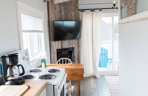 Indian Harbour House | Experience Ocean Views at Lighthouse Lane Cottages