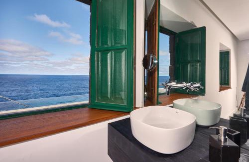 Barlovento Apartment | Oceanfront Lighthouse on La Palma Island with Pool & Breakfast