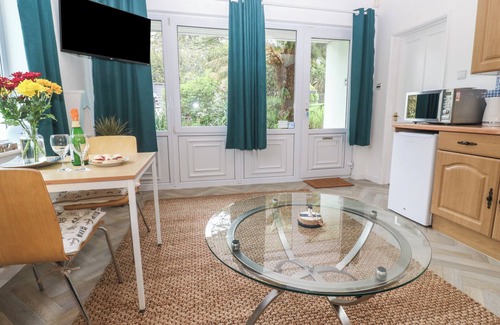 Praa Sands Cottage | Experience Romance at LIGHTHOUSE: Oceanfront Cottage Escape