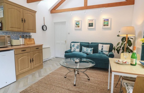 Praa Sands Cottage | Experience Romance at LIGHTHOUSE: Oceanfront Cottage Escape