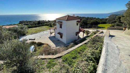 Agios Vasileios House | Sea View 2-Bedroom Apartment at Ligres Beach - Family Friendly