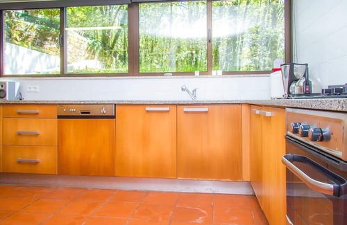 Venade House | Discover Liiiving in Caminha | Oak Tree Chill House Retreat