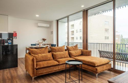 Senhora da Hora Apartment | Liiiving in Matosinhos - Warm Vintage Apartment