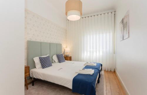 Centro / Baixa Apartment | Charming Liiiving in Porto | Family-Friendly with Hot Tub
