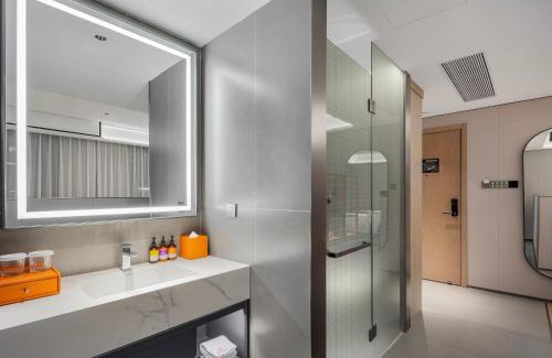 Gucheng Hotel | Elegant Kasion Purey Designer Hotel near Lijiang Ancient City