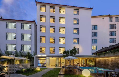 Gucheng Hotel | Elegant Kasion Purey Designer Hotel near Lijiang Ancient City