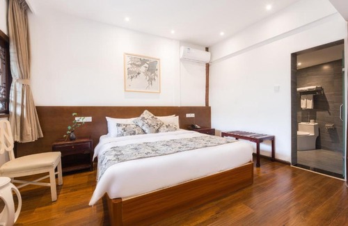 Dayan Old Town Hotel | Experience Lijiang Ivy Garden Resort Hotel - 5-Star Retreat