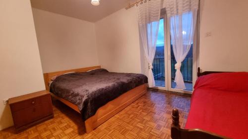 Lovinac Ski Chalet | Discover Lika Bearadise: Pet and Child-Friendly Retreat