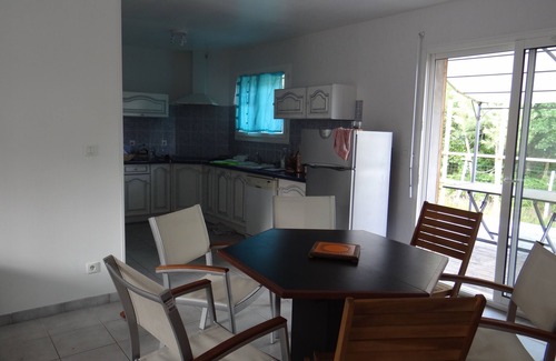 Taussat House | Feel at Home with Pool and Breakfast for Memorable Stays
