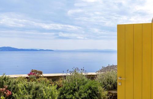 Isternia House | Cozy Retreat at Like Home Isternia Awaits You