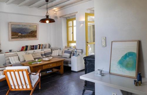 Isternia House | Cozy Retreat at Like Home Isternia Awaits You