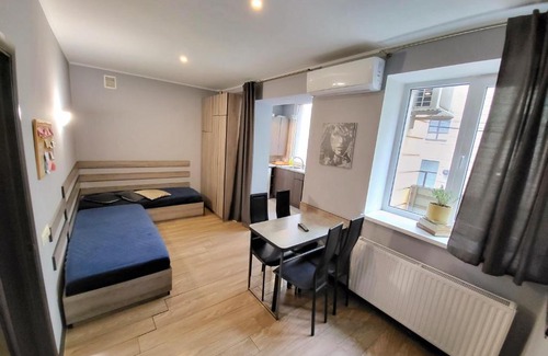 Kosuv Stary Apartment | Cozy Retreat at Like Home on Zaliznychna 3 - Child Friendly!