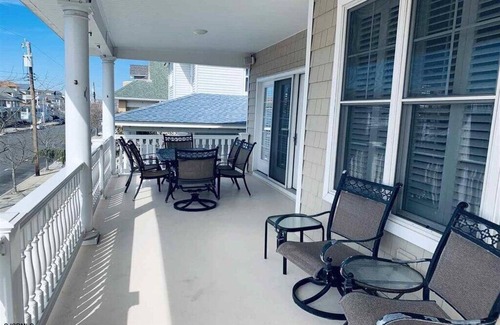 North End Condo | Cozy North End Cottage Steps from the Beach with Ocean Views