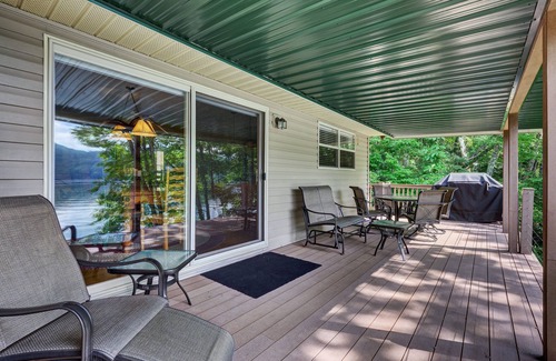 Cullowhee House | Relax by the Lake: Experience Lakeside's Top-Rated Comfort