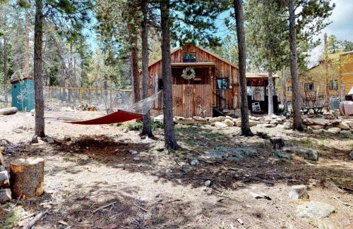 Coal Creek House | Cozy Lil' Frying Pan Cabin: Pet and Child Friendly Retreat